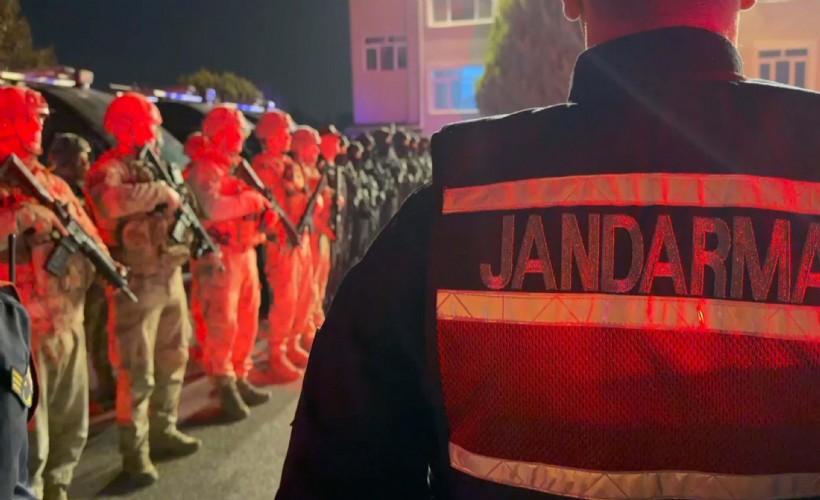 İzmir'de çifte FETÖ operasyonu: 29 gözaltı