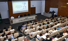 İzmir’de Yeşilay İzmir sağlıklı yaşam ligi projesi kapsamında rehber öğretmen eğitimi gerçekleştirildi