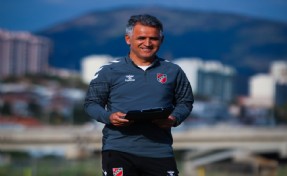Karşıyaka Play-Off'a bileniyor