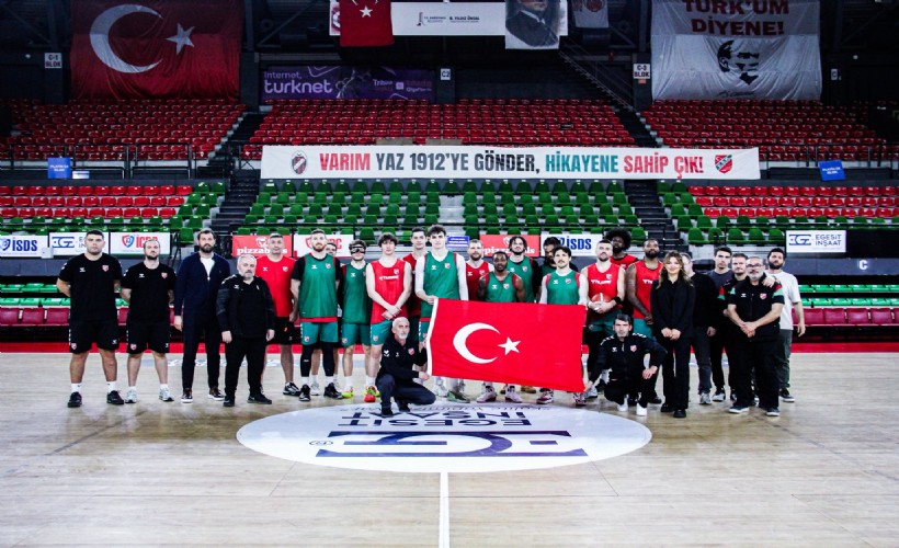 Karşıyaka'dan örnek kampanya: Tribünlerden atılan peluş oyuncaklar çocuklara umut olacak
