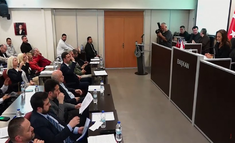 Karşıyaka Meclisi'nde AK Parti'den 'denetim raporu' tepkisi: 'Bu tek taraflı bir değerlendirme'