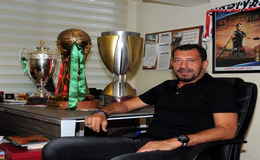Karşıyaka'nın kaderi hatırlı eski dostun ellerinde!