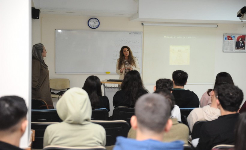 Karşıyakalı öğrencilere kariyer desteği: Meslek Tanıtım Günleri başladı