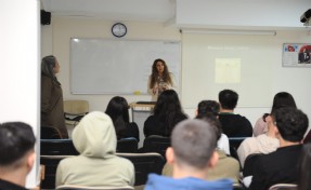 Karşıyakalı öğrencilere kariyer desteği: Meslek Tanıtım Günleri başladı