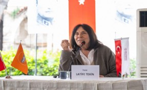 Latife Tekin Bornova’da gençlerle buluştu: 'Sizin dünyanızı çok merak ediyorum'