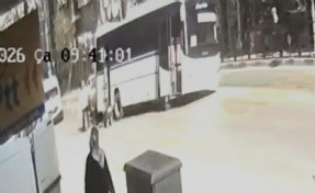 Manisa'da korkunç kaza: Kriko kaydı, minibüs altında kaldı!