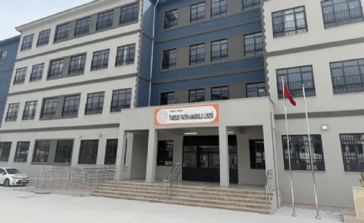 Mersin’de bir lise öğrencisi okulda silahla yakalandı: Öğrenci gözetim altında!