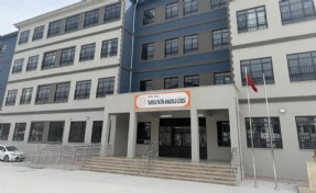 Mersin’de bir lise öğrencisi okulda silahla yakalandı: Öğrenci gözetim altında!