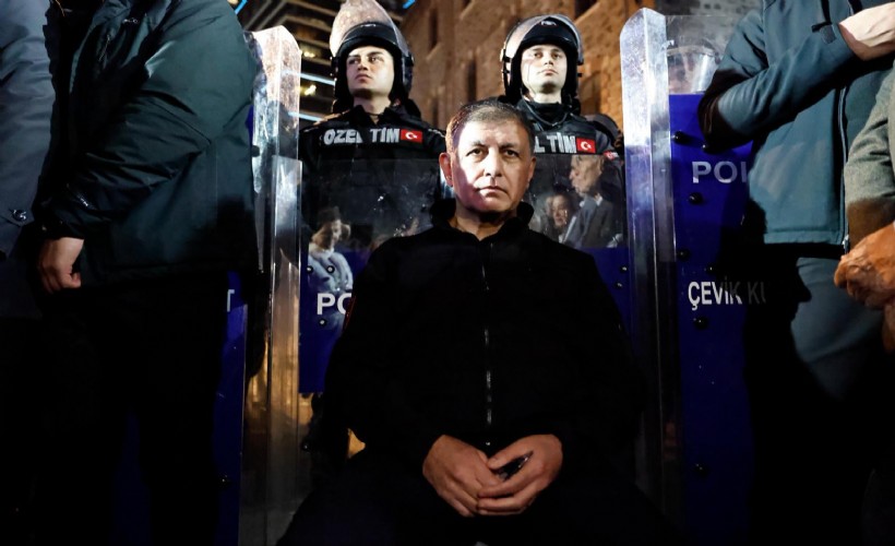 Meslek Fabrikası gerilimi meclise taşındı: Tugay kahramanlık hikayesi yaratmak istiyor!