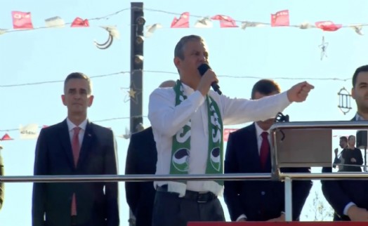 Özgür Özel Sakarya mitinginde konuştu: 'Erdoğan Melih’in villalarını koruyor'