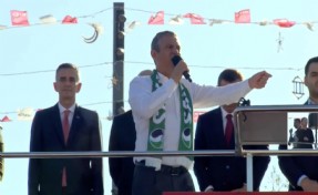 Özgür Özel Sakarya mitinginde konuştu: 'Erdoğan Melih’in villalarını koruyor'