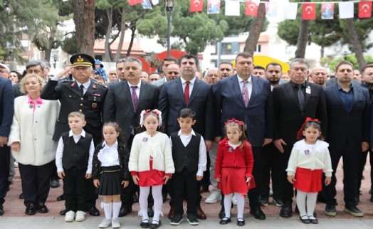 Seferihisar’da 23 Nisan coşkusu; Yarınların ışığı çocuklar sahnedeydi