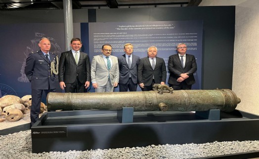 Söküme gelen gemiden çıkan 17. yy'dan kalma top Kültür Sanat Fabrikası'nda