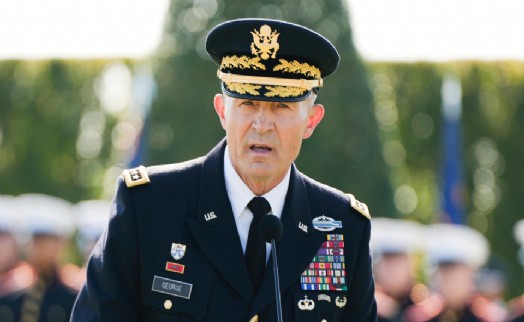 Trump'ın görevden aldığı generalden sert mesaj!