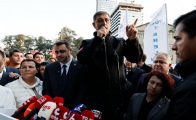 Tugay'dan AK Parti'li İnan'ın o açıklamasına 'saat' göndermesi: Suçluluk hissinin göstergesi!