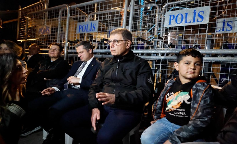 Tugay'dan Meslek Fabrikası önünde açıklama: Bugün buna dur demezseniz yenileriyle devam edecek!