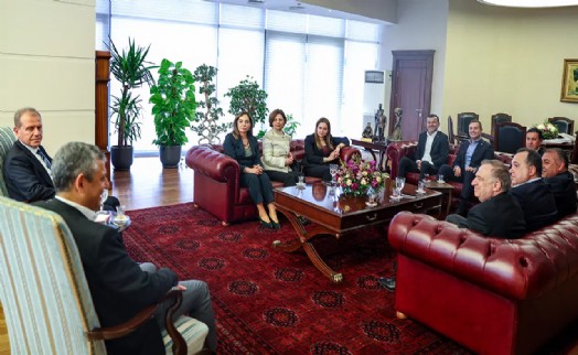 'Mutlak butlan' mesaisi sürüyor: CHP'li Büyükşehir Belediye Başkanları toplantısı başladı