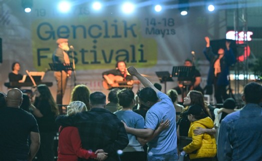 19 Mayıs gençlik sahnesi Küçükpark’ta kuruldu