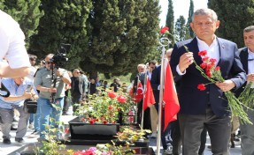12 yıldır dinmeyen acı: 301 maden şehidi Soma'da karanfillerle anıldı