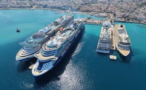 4 kruvaziyer Kuşadası'na 11 bin turist getirdi