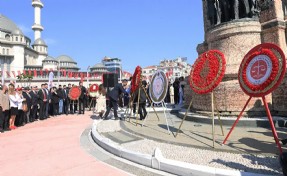AK Parti Taksim Anıtı'na çelenk bırakmadı