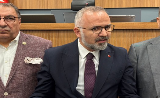 AK Partili Yıldız’dan Tugay’a ‘söz hakkı’ çıkışı: Tunç Soyer’i arar duruma geldik!