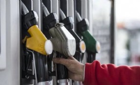 Akaryakıtta tabela değişiyor: Benzin ve motorine büyük indirim geliyor