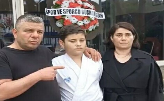 Aydın Kuyucak'ta belediye başkanına ilginç protesto!
