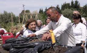 Bahçede dönüşüm başladı: Organik atıklar komposta dönüşüyor