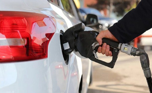 Benzine zam geldi: Fiyatlar gece yarısı değişti