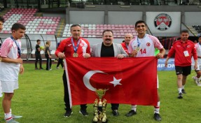 Bergamalı Milli Futbolcu Semih Ayrım Dünya Şampiyonu oldu