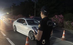 Bodrum'da bayram hareketliliği; polis ekiplerinden ilçe girişinde denetim
