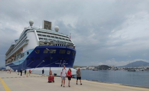 Bodrum'da kruvaziyerle 1812 turist geldi