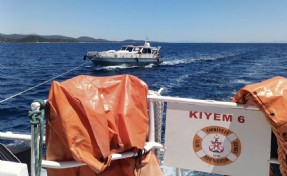 Bodrum'da sürüklenen tekne kurtarıldı