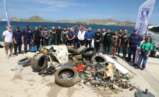Bodrum’da denizden 2 ton çöp çıktı