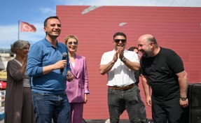 Bornova'da sanayi sitesi festival alanına döndü!
