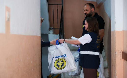 Buca'da bayram dayanışması büyüyor: 300 haneye destek!