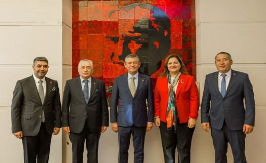 CHP Burcu Köksal sonrası düğmeye bastı: O başkan görevden alındı