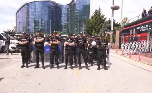 CHP Genel Merkezi'nde polis hareketliliği; Müdahale hazırlığı mı?