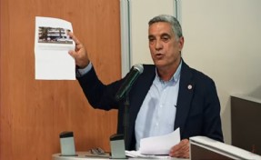 CHP'li Coşkuner: Karşıyaka'nın satılmayan yeri kalmadı!