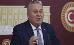 CHP'li vekilden Kılıçdaroğlu'na 'ihraç' tepkisi: 'Atmazsanız adam değilsiniz'