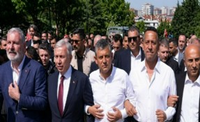 CHP'liler Özgür Özel öncülüğünde Anıtkabir'e yürüyor