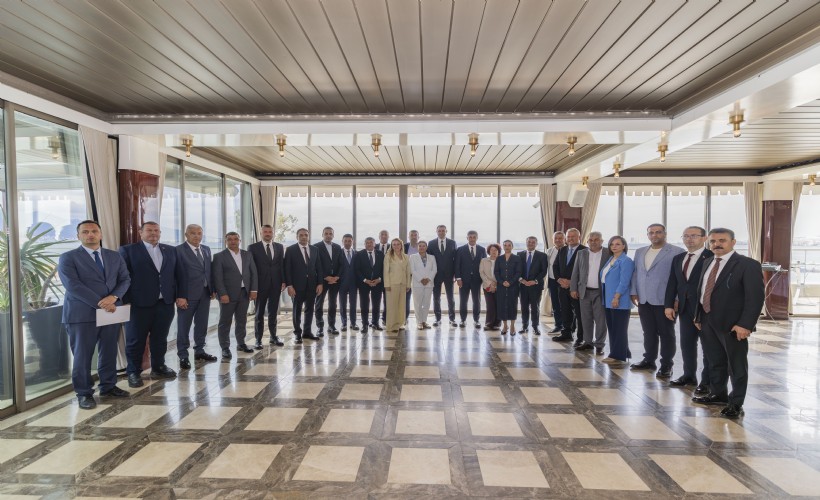 CHP'nin İzmir ilçe belediye başkanlarından 'mutlak butlan'a sert tepki!