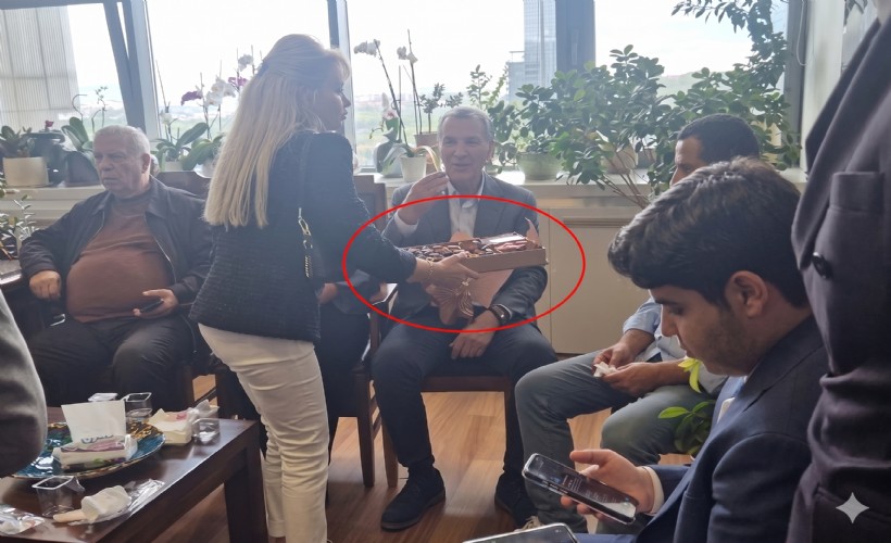 CHP’deki 'çikolata şov'un altından, Tugay'ın işten çıkardığı İzmirli o isim çıktı!