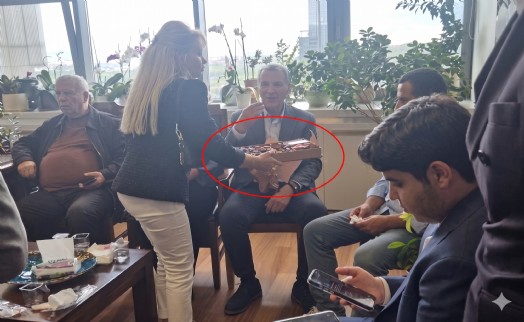 CHP’deki 'çikolata şov'un altından, Tugay'ın işten çıkardığı İzmirli o isim çıktı!