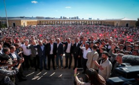 Çağatay Güç'ten Ankara'da sert mesajlar: 'CHP saraydan yönetilemez, kayyuma boyun eğmeyiz!'