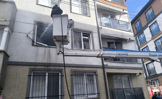 Çay'da ucuz atlatılan yangın: 4 kardeş son anda kurtuldu