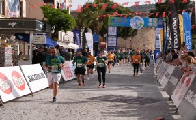 Çeşme Yarı Maratonu 5K gün batımı koşusuyla başladı