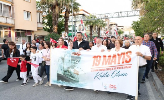 Çiğli’de 19 Mayıs coşkusu sokaklara taştı
