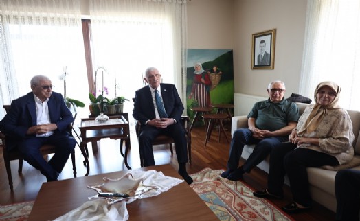 Dervişoğlu’ndan, Ekrem İmamoğlu’nun anne ve babasına ziyaret